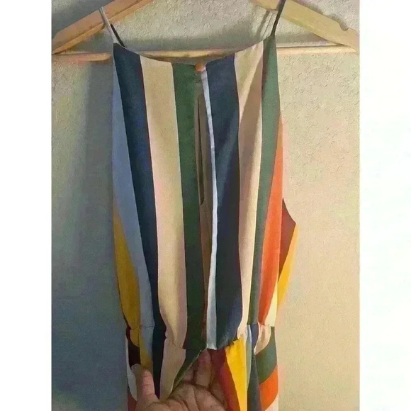 Color stripe halter. Sneak peak back. - Picture 4 of 4